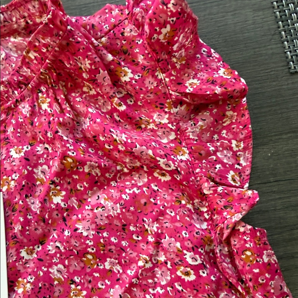 cupcakes & cashmere Fuchsia Pink Floral Ruffle Sleeve Blouse - Picture 3 of 6